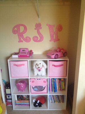 I love this cube organizer for the girl's bedroom. Repin for later!